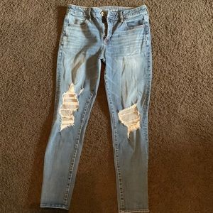Selling light wash skinny jeans from American Eagle!! Only work a few times.